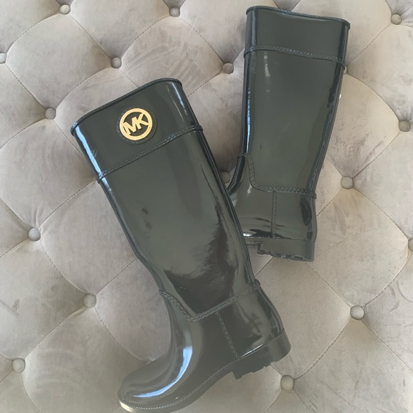 Michael Kors Shoes - Michael kors MK 'Stockard' Rain Boot size 6 new